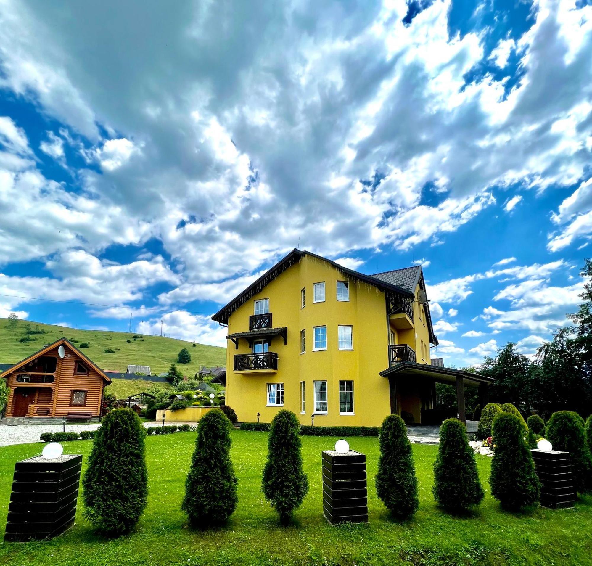 Arnica Hotel Yasinya Ngoại thất bức ảnh