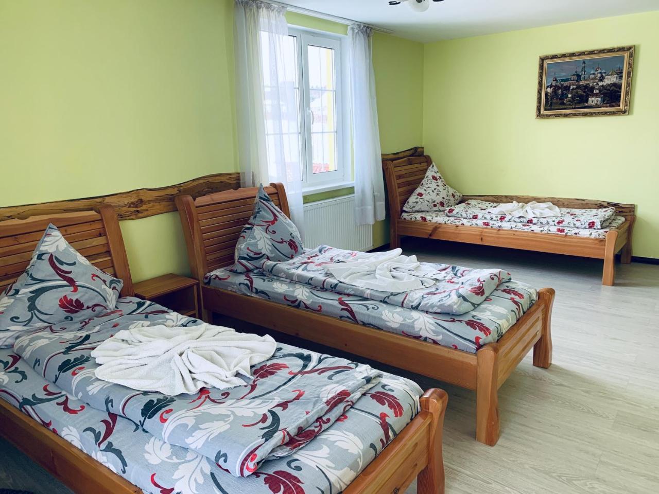 Arnica Hotel Yasinya Ngoại thất bức ảnh