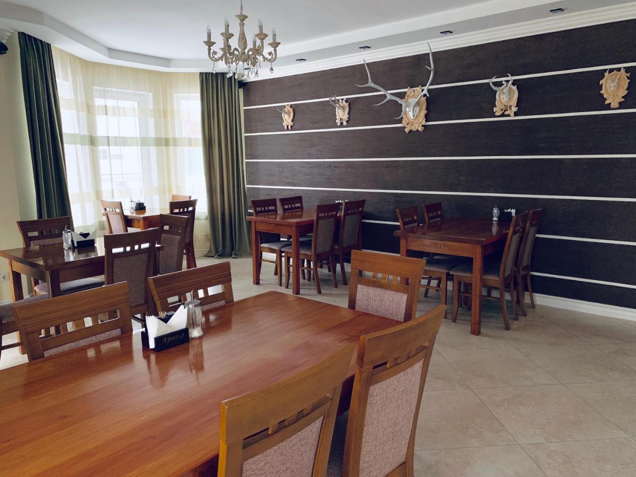 Arnica Hotel Yasinya Ngoại thất bức ảnh